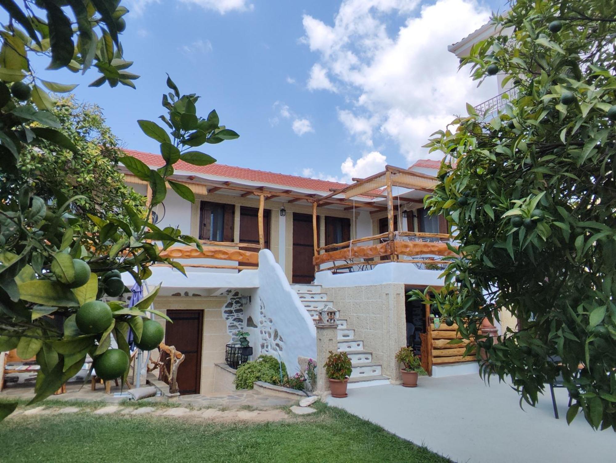 Orange Garden Double Rooms กาลาเนรา ภายนอก รูปภาพ